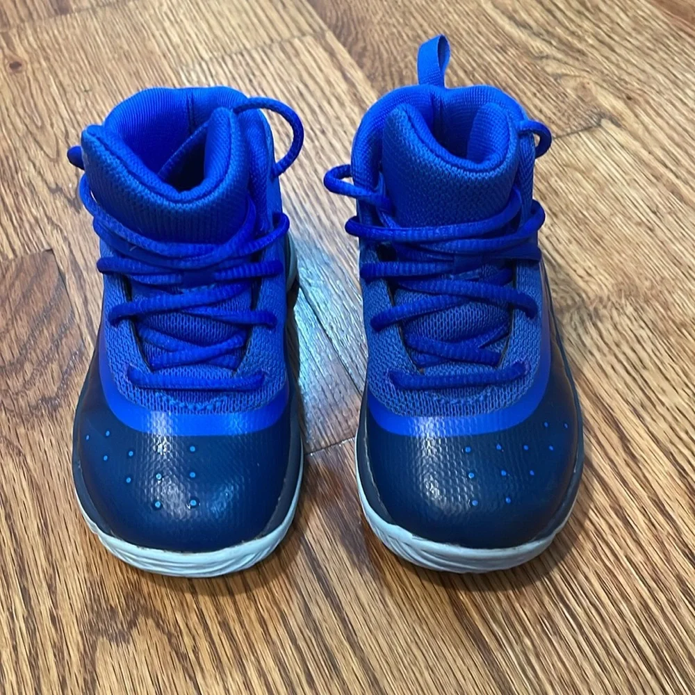 Kid’s Under Armour Curry 4 More Fun Royal Blue Tennis Shoes/Sneakers. Size 6K.